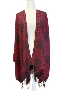 NWT Mia & Tess Burgundy & Black Houndstooth Plaid Poncho
